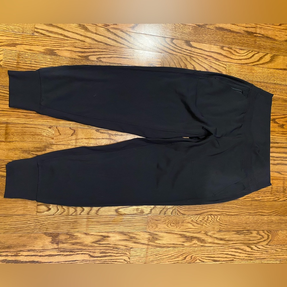 Athleta Venice mid rise joggers. Medium.